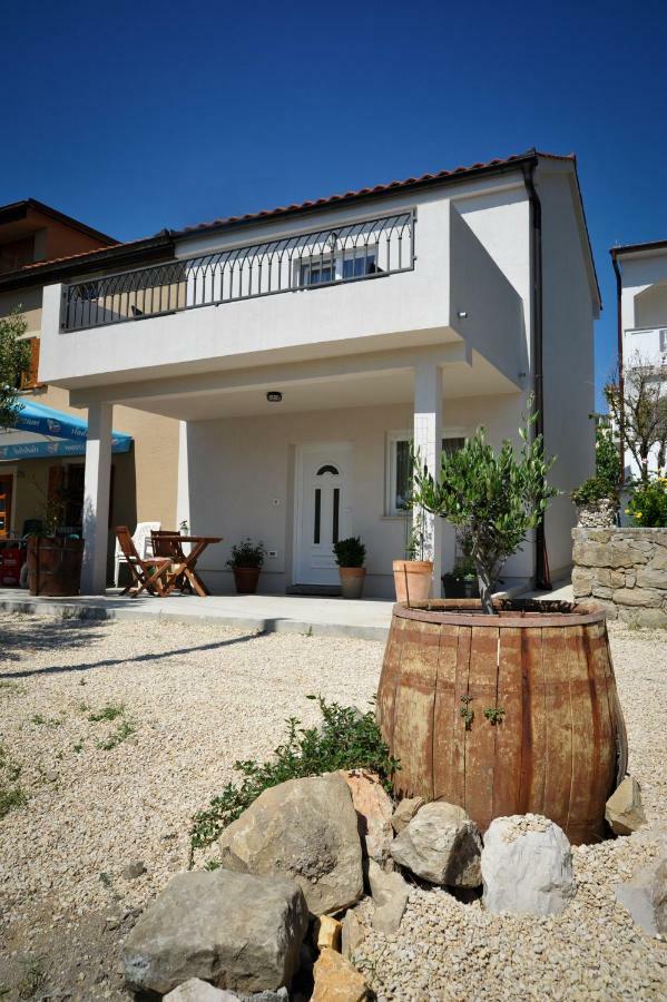 App Rab Banjol 217 Villa Exterior photo